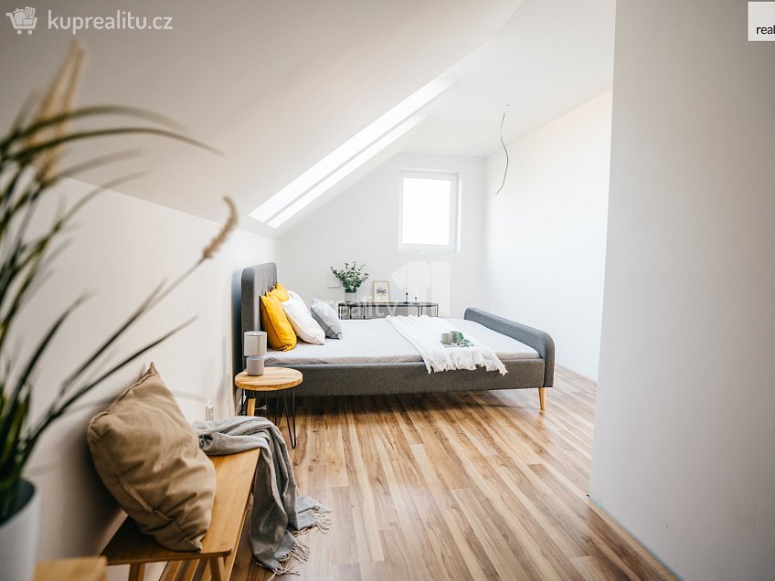 Prodej  rodinného domu 125 m^2 V průhonu, Zvěřínek 