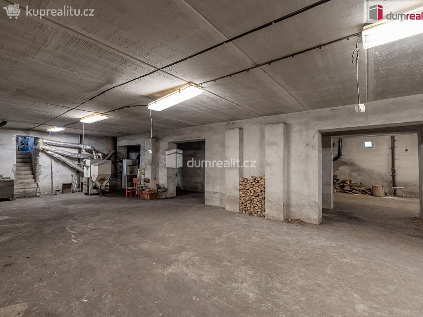 Prodej  ubytovacího zařízení 43069 m^2 Valeč, Valeč 