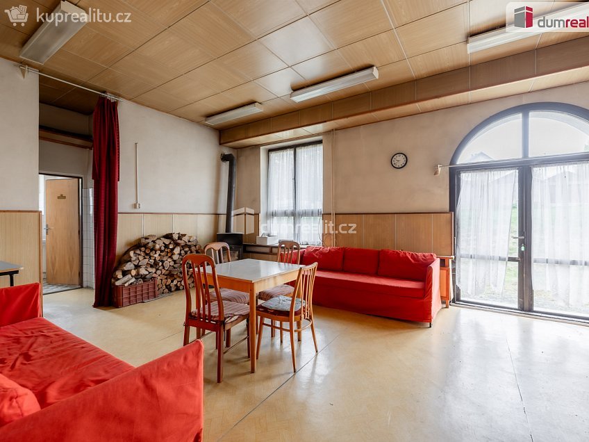 Prodej  ubytovacího zařízení 43069 m^2 Valeč, Valeč 