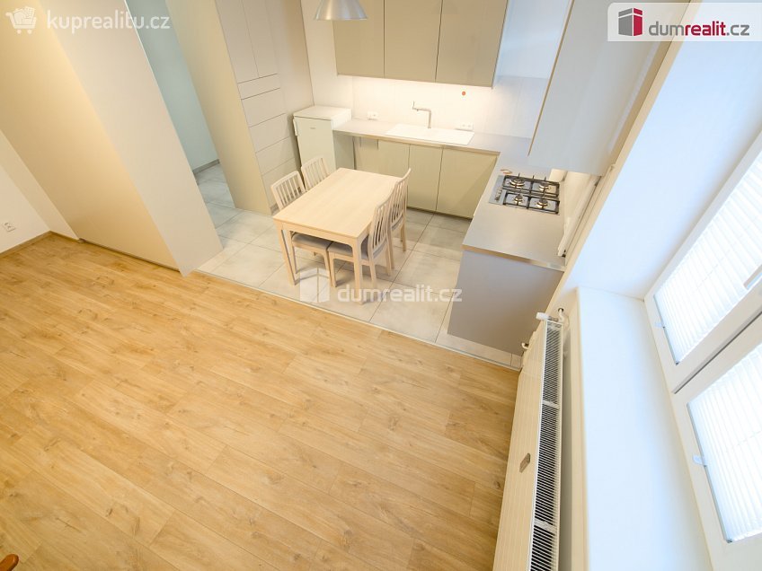 Pronájem bytu 1+1 30 m^2 Amálská, Kladno 