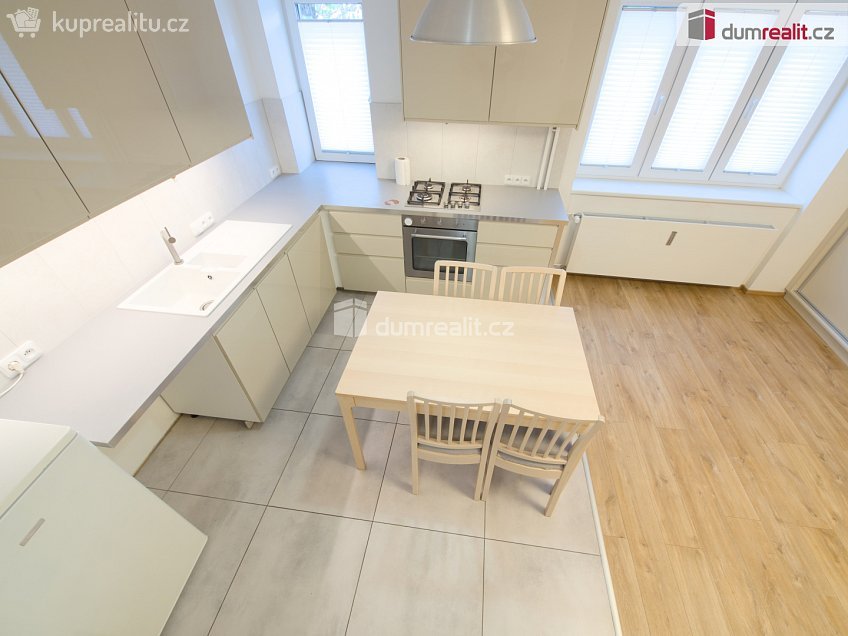 Pronájem bytu 1+1 30 m^2 Amálská, Kladno 