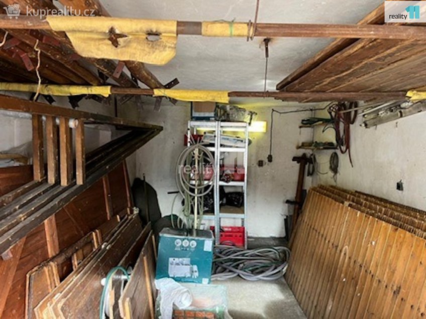 Prodej  garáže 23 m^2 5. května, Česká Kamenice 