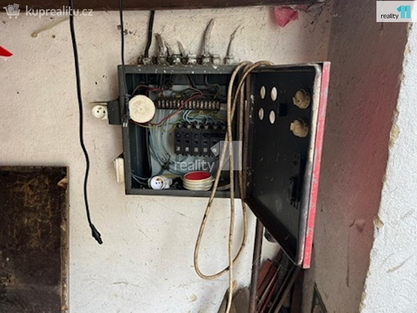 Prodej  garáže 23 m^2 5. května, Česká Kamenice 