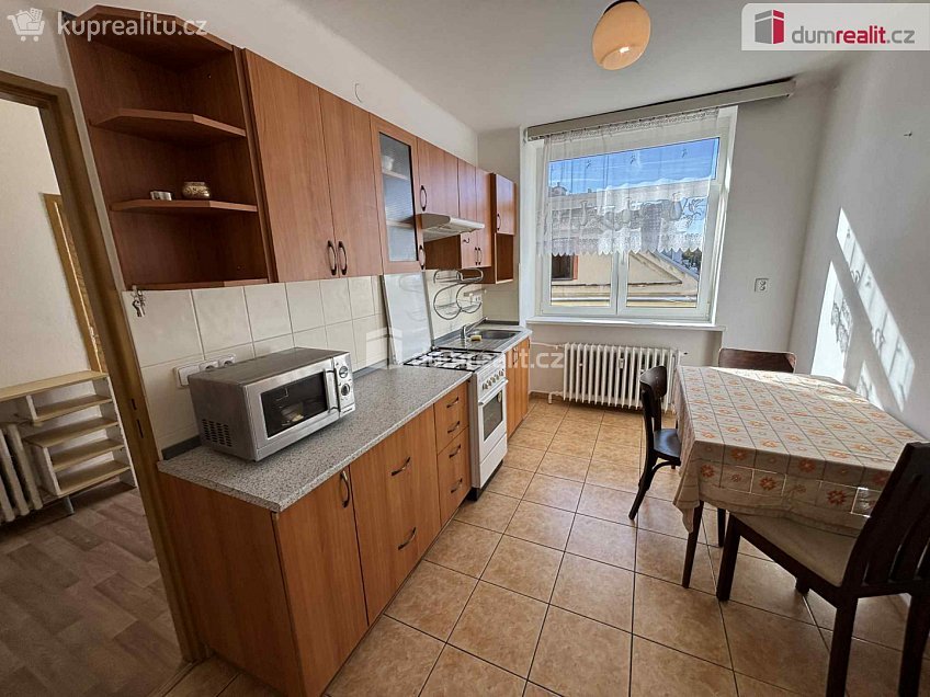 Pronájem bytu 2+1 63 m^2 Masarykova, Luhačovice 