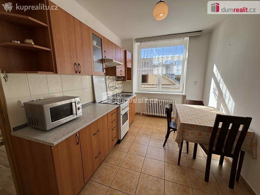 Pronájem bytu 2+1 63 m^2 Masarykova, Luhačovice 