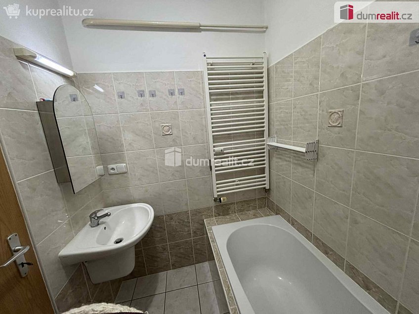 Pronájem bytu 2+1 63 m^2 Masarykova, Luhačovice 