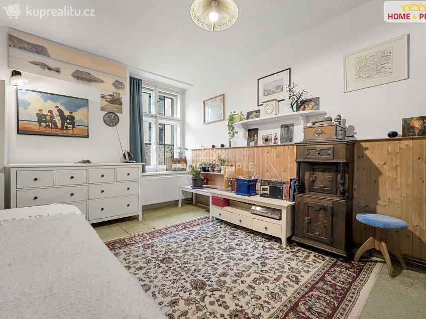 Pronájem bytu 2+1 52 m^2 Veletržní, Praha 7 