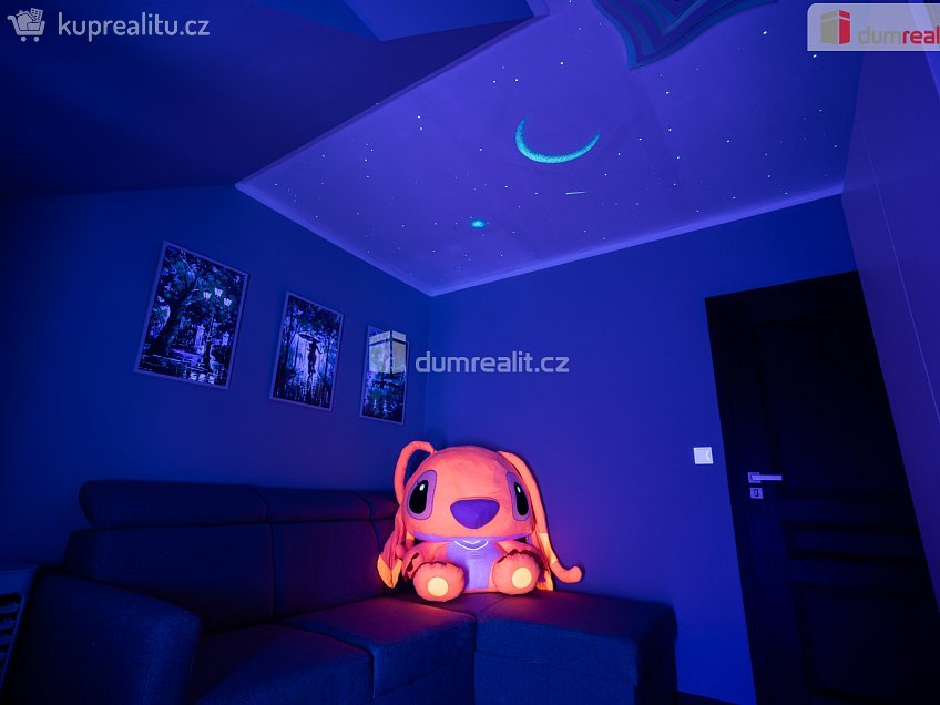 Prodej  rodinného domu 118 m^2 Lomená, Veltrusy 