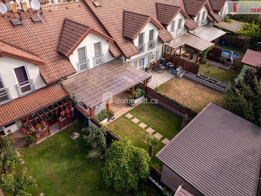 Prodej  rodinného domu 118 m^2 Lomená, Veltrusy 