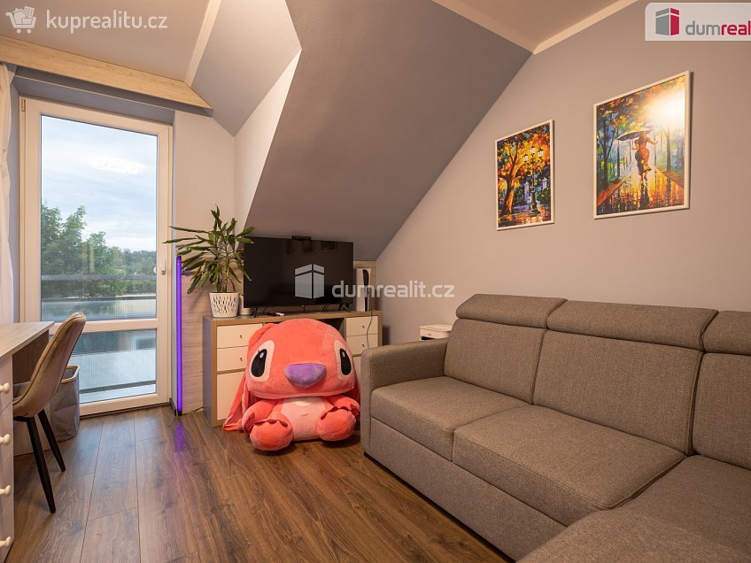 Prodej  rodinného domu 118 m^2 Lomená, Veltrusy 