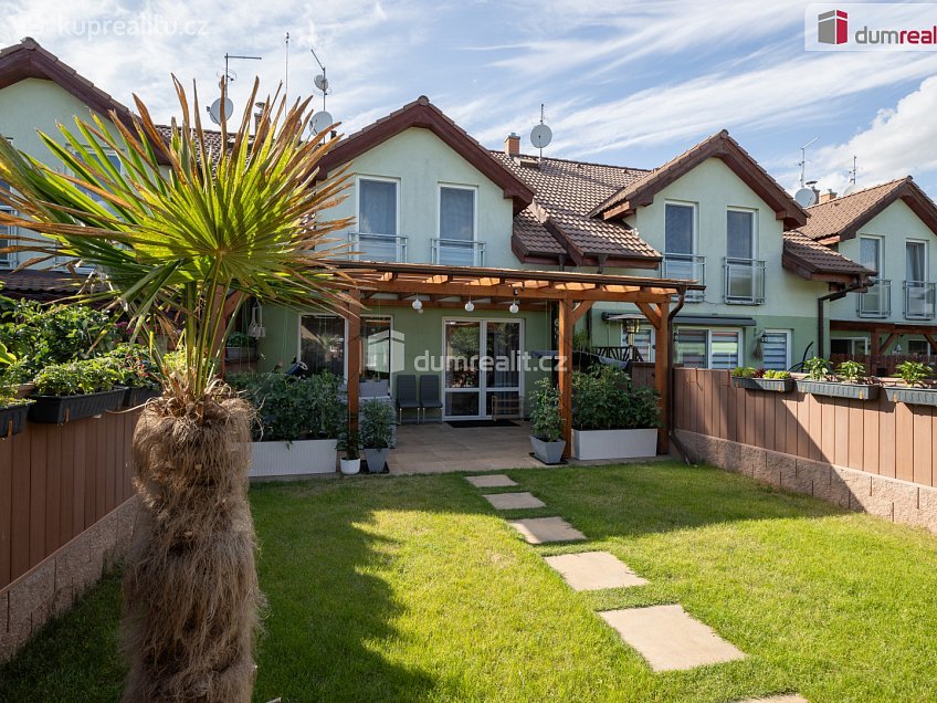 Prodej  rodinného domu 118 m^2 Lomená, Veltrusy 