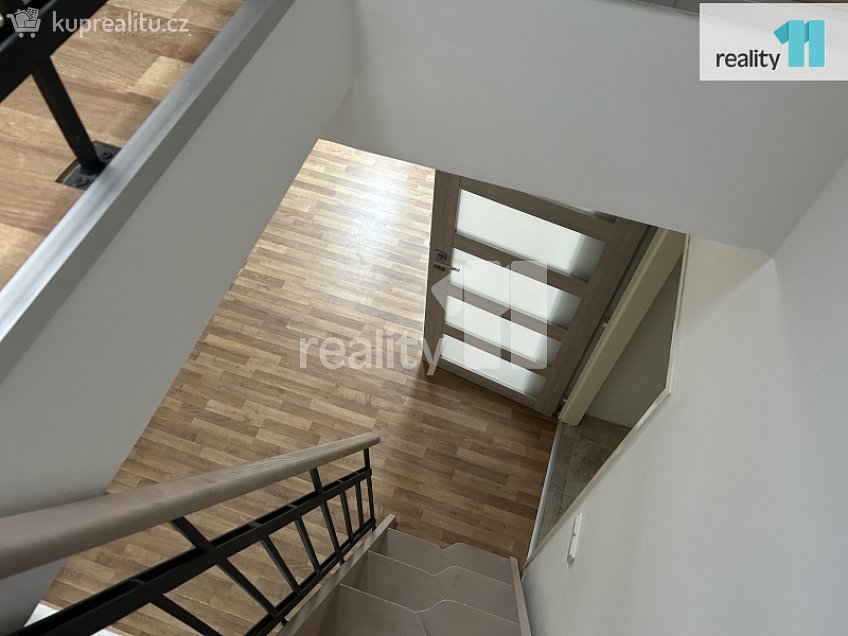 Pronájem bytu 3+kk 56 m^2 Drnovská, Praha 6 