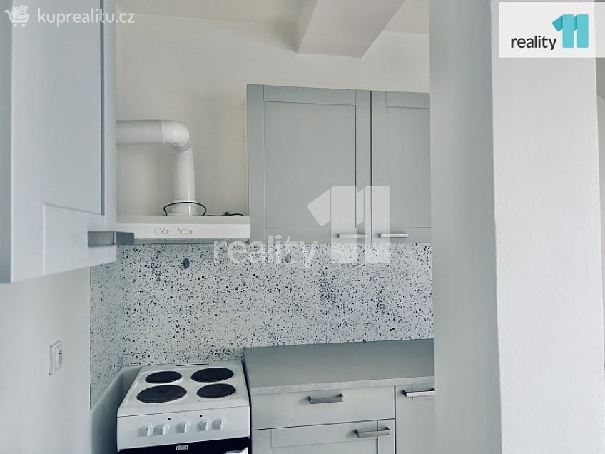 Pronájem bytu 3+kk 56 m^2 Drnovská, Praha 6 