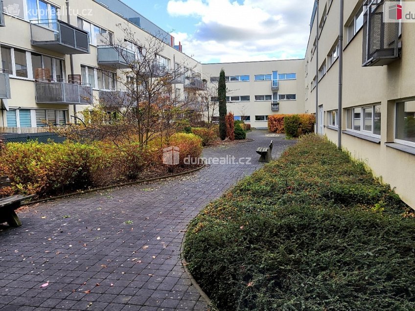 Prodej bytu 2+kk 55 m^2 U Hostavického potoka, Praha 14 