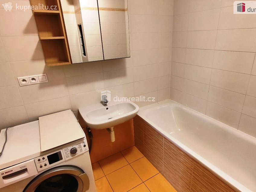 Prodej bytu 2+kk 55 m^2 U Hostavického potoka, Praha 14 