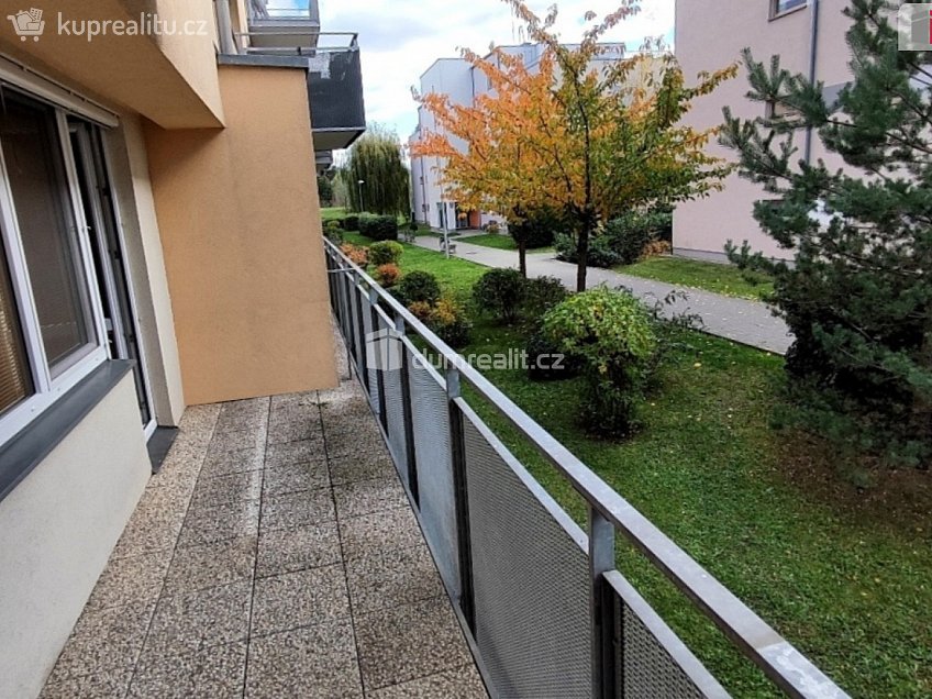 Prodej bytu 2+kk 55 m^2 U Hostavického potoka, Praha 14 