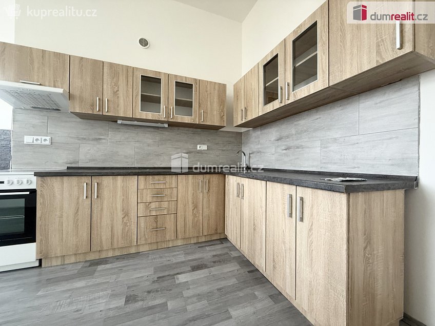 Pronájem bytu 2+kk 83 m^2 Modlany, Modlany 