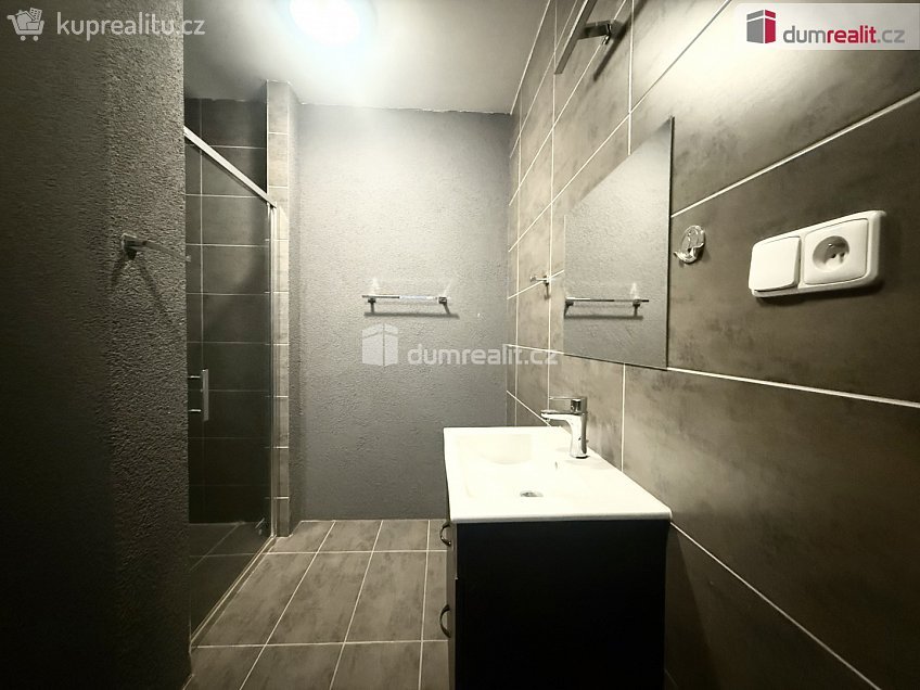 Pronájem bytu 2+kk 83 m^2 Modlany, Modlany 