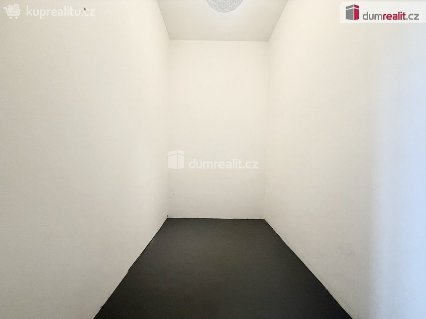 Pronájem bytu 2+kk 83 m^2 Modlany, Modlany 