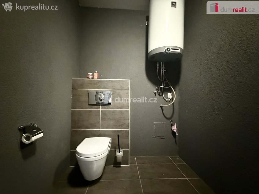 Pronájem bytu 2+kk 83 m^2 Modlany, Modlany 