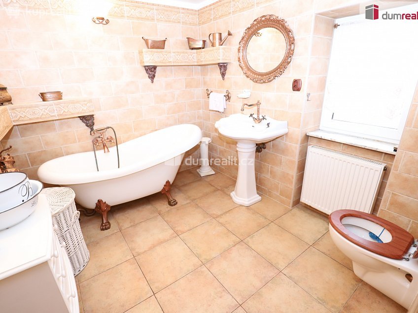 Prodej  rodinného domu 250 m^2 Jana Žižky, Dolní Rychnov 