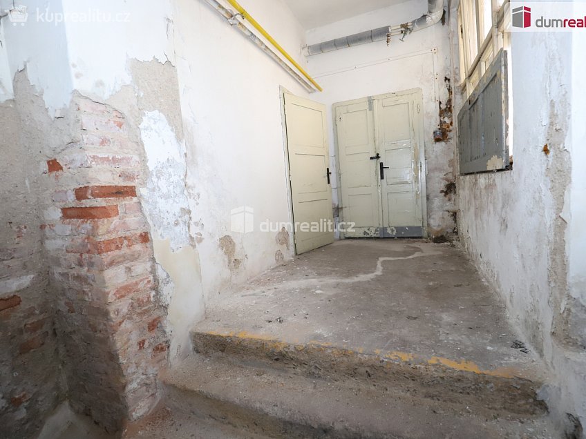 Prodej  činžovního domu 1000 m^2 Pod nádražím, Kraslice 