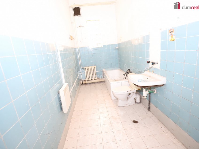 Prodej  činžovního domu 1000 m^2 Pod nádražím, Kraslice 