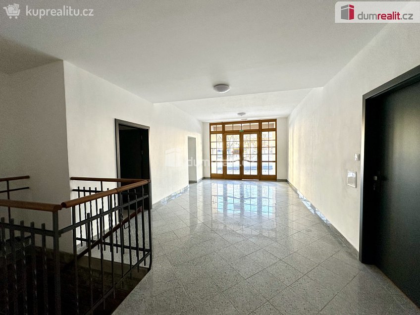 Prodej bytu 2+kk 60 m^2 náměstí Sv. Vavřince, Horní Blatná 