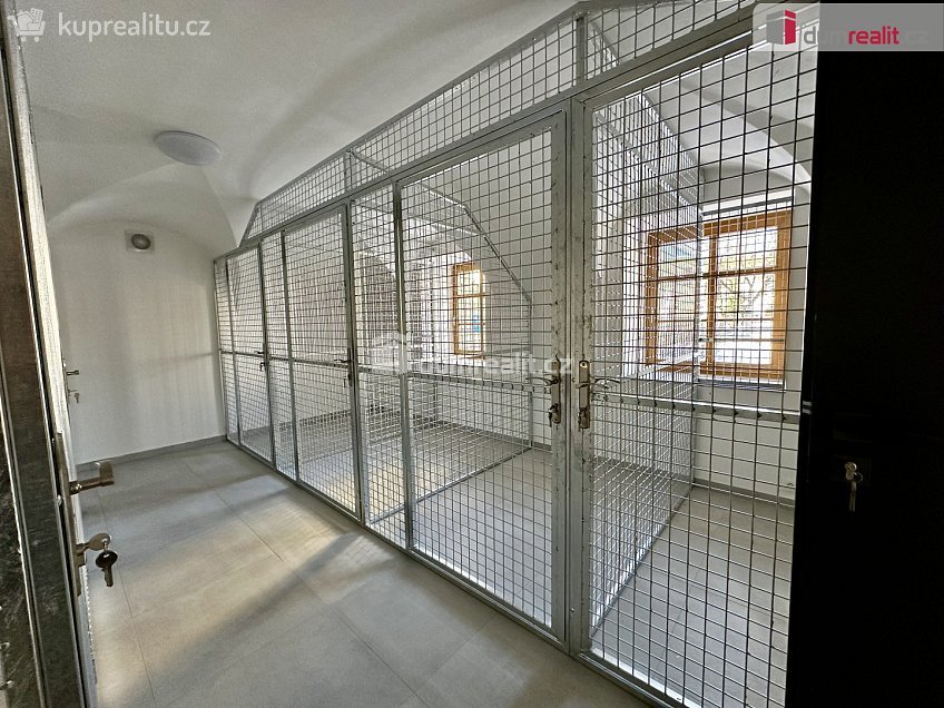 Prodej bytu 2+kk 60 m^2 náměstí Sv. Vavřince, Horní Blatná 