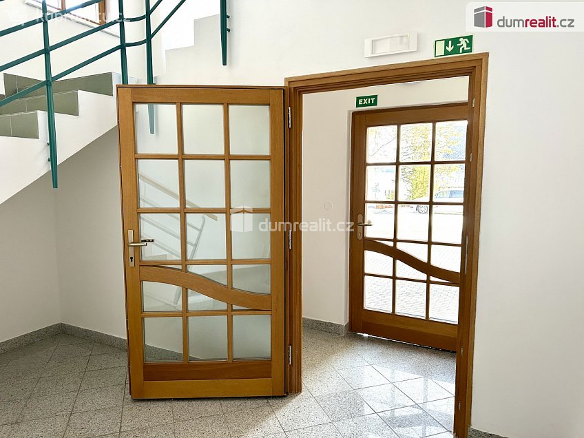 Prodej bytu 2+kk 60 m^2 náměstí Sv. Vavřince, Horní Blatná 