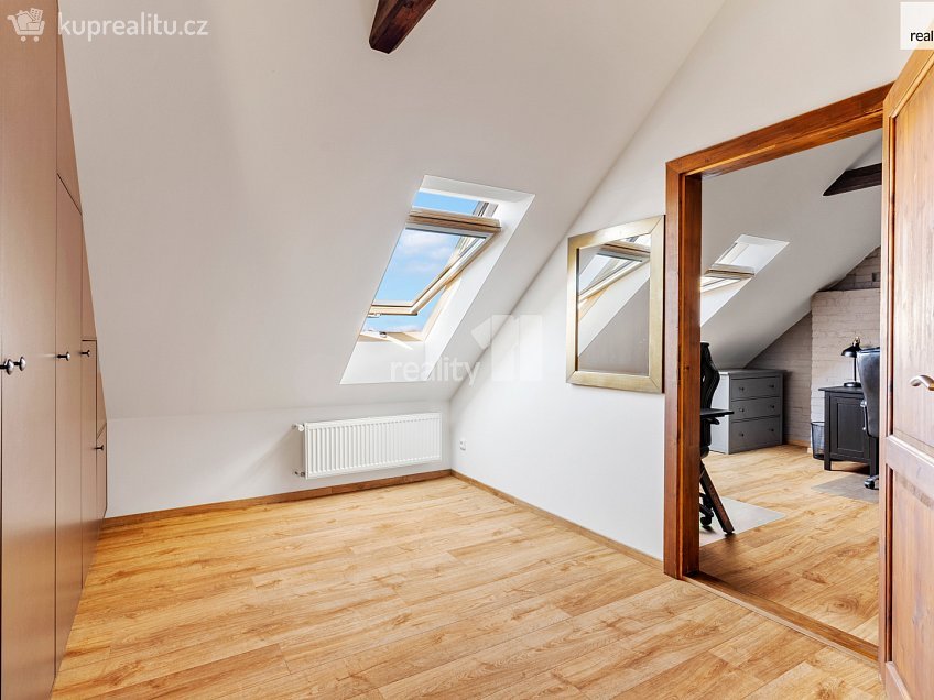 Prodej bytu 3+kk 156 m^2 náměstí 1. máje, Chrastava 