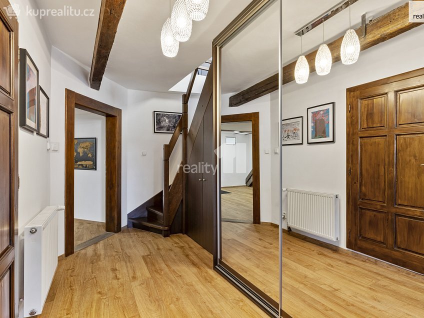 Prodej bytu 3+kk 156 m^2 náměstí 1. máje, Chrastava 