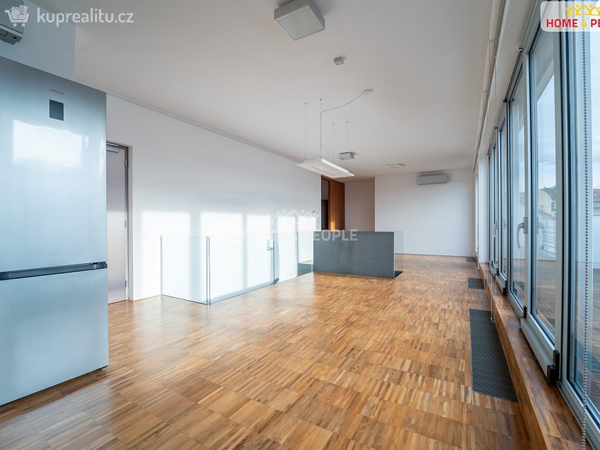 Prodej bytu 4+kk 237 m^2 Prokopova, Praha 3 