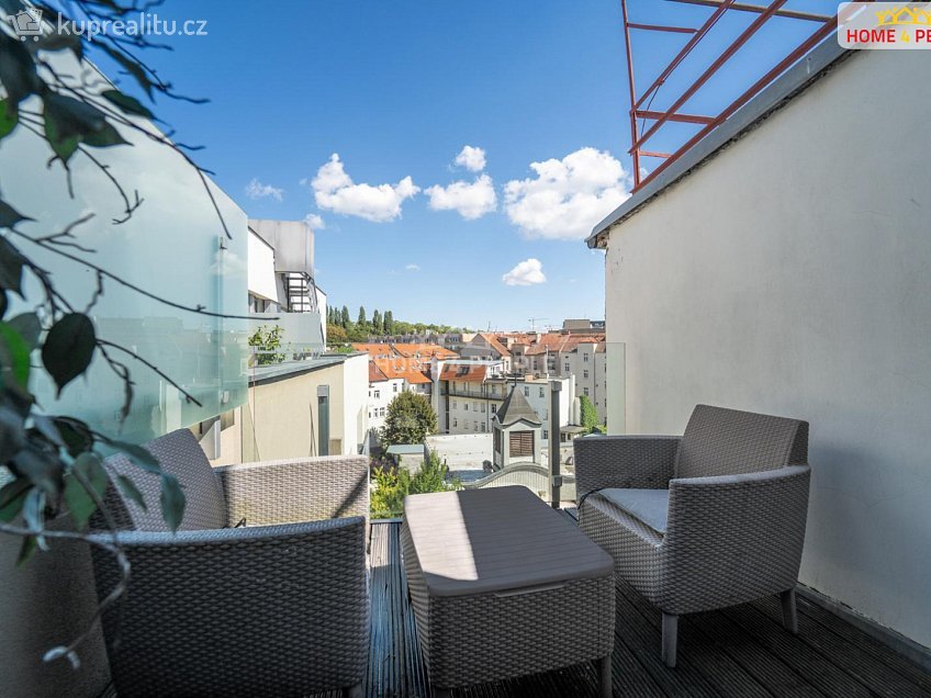 Prodej bytu 4+kk 237 m^2 Prokopova, Praha 3 