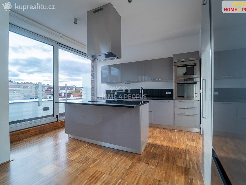 Prodej bytu 4+kk 237 m^2 Prokopova, Praha 3 