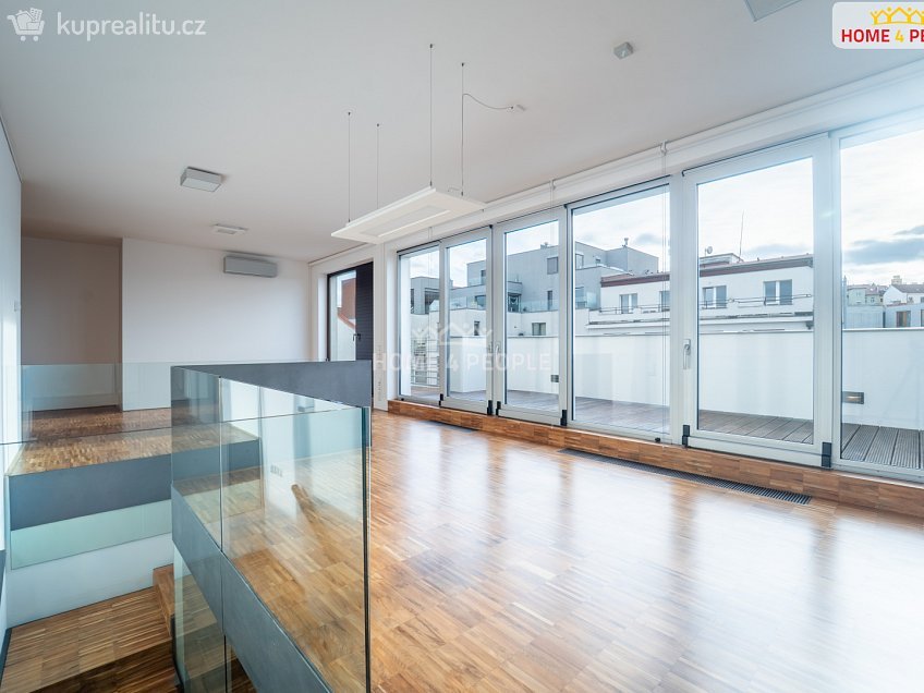 Prodej bytu 4+kk 237 m^2 Prokopova, Praha 3 
