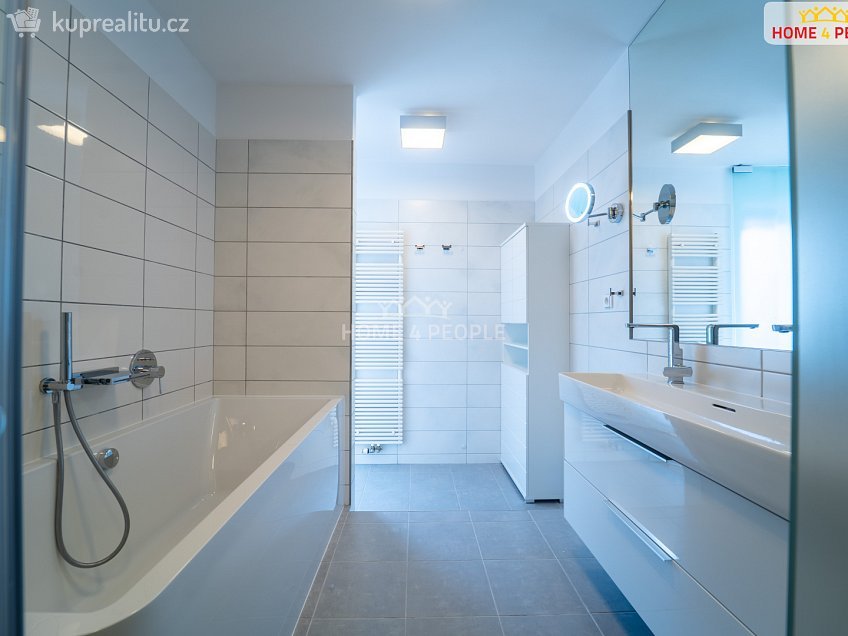 Prodej bytu 4+kk 237 m^2 Prokopova, Praha 3 