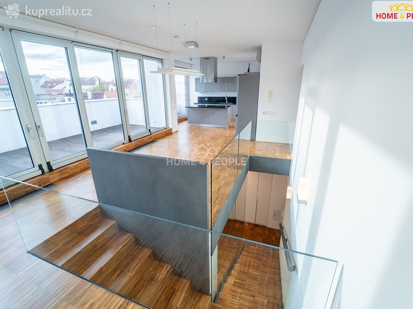 Prodej bytu 4+kk 237 m^2 Prokopova, Praha 3 