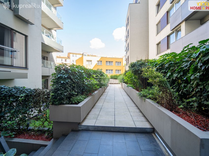 Prodej bytu 4+kk 237 m^2 Prokopova, Praha 3 