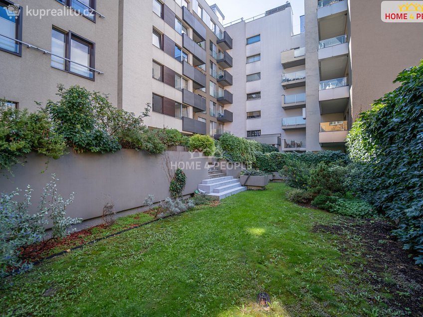 Prodej bytu 4+kk 237 m^2 Prokopova, Praha 3 