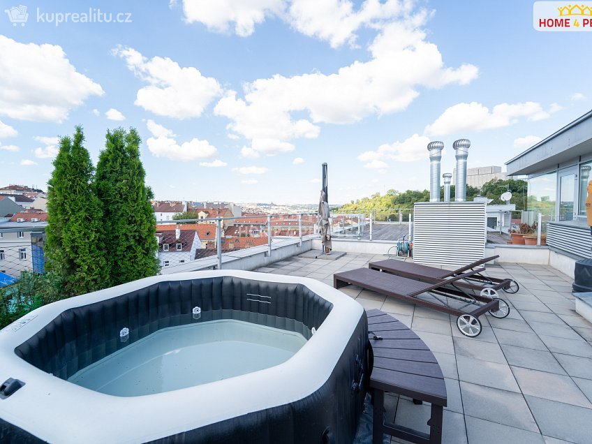 Prodej bytu 4+kk 237 m^2 Prokopova, Praha 3 