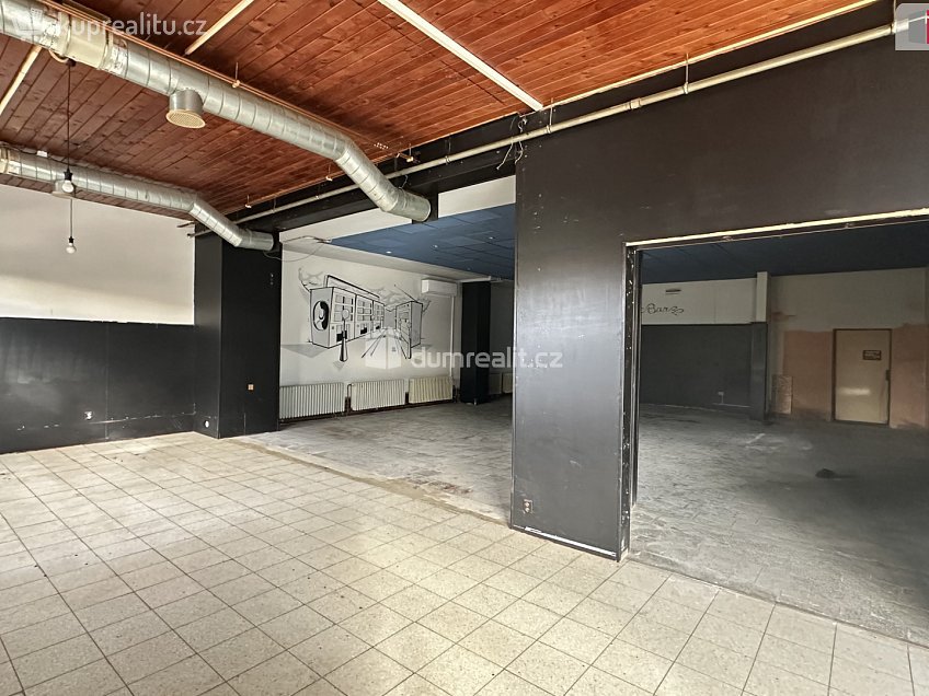 Pronájem  obchodních prostor 200 m^2 Na Valtické, Břeclav 