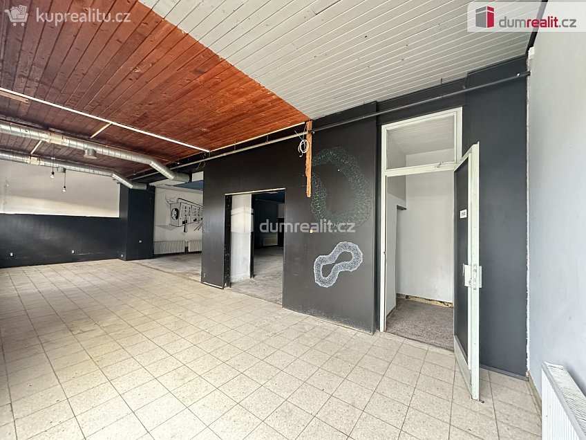 Pronájem  obchodních prostor 200 m^2 Na Valtické, Břeclav 