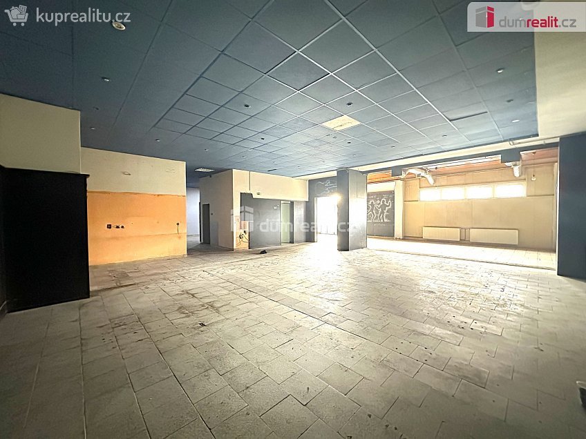 Pronájem  obchodních prostor 200 m^2 Na Valtické, Břeclav 