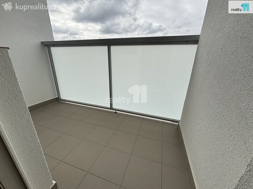 Prodej bytu 2+kk 39 m^2 Hradecká, Česká Lípa 