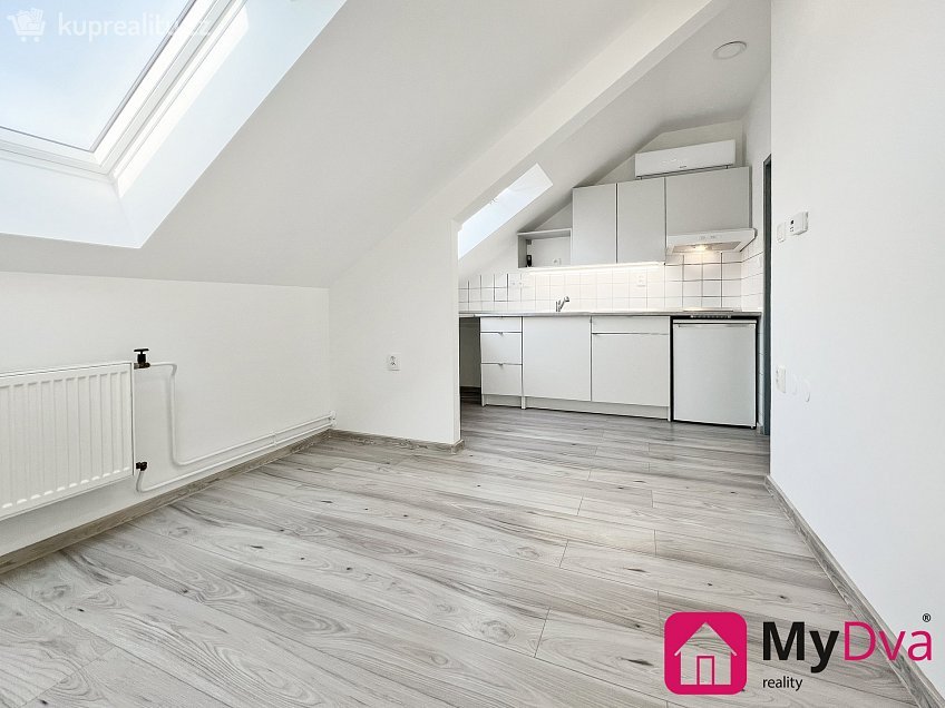 Pronájem bytu 1+kk 26 m^2 Smetanova, Znojmo 