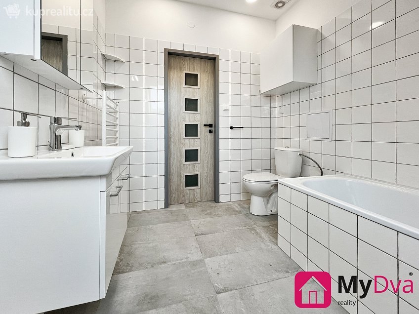 Pronájem bytu 1+kk 26 m^2 Smetanova, Znojmo 