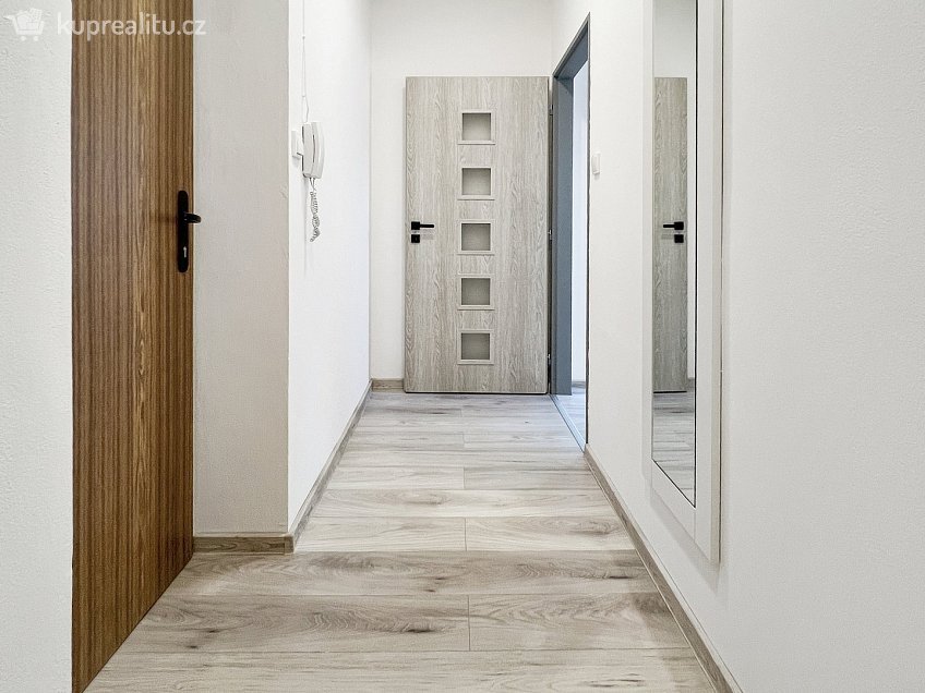 Pronájem bytu 1+kk 26 m^2 Smetanova, Znojmo 