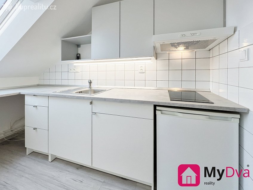 Pronájem bytu 1+kk 26 m^2 Smetanova, Znojmo 