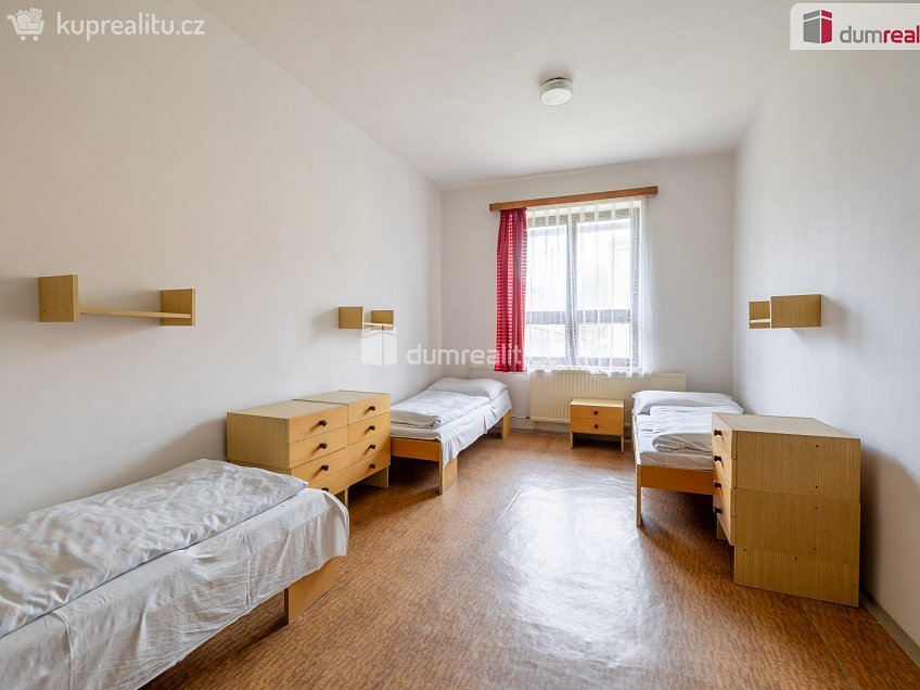 Prodej  rybníku 4174 m^2 Valeč, Valeč 